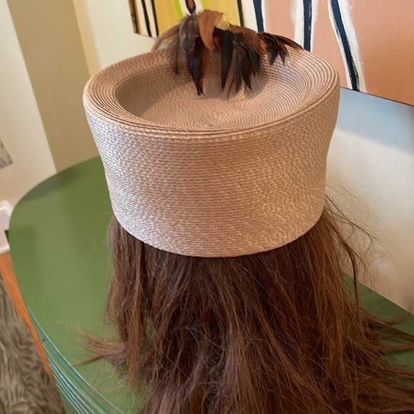 ?HP?Basket hat with feathers